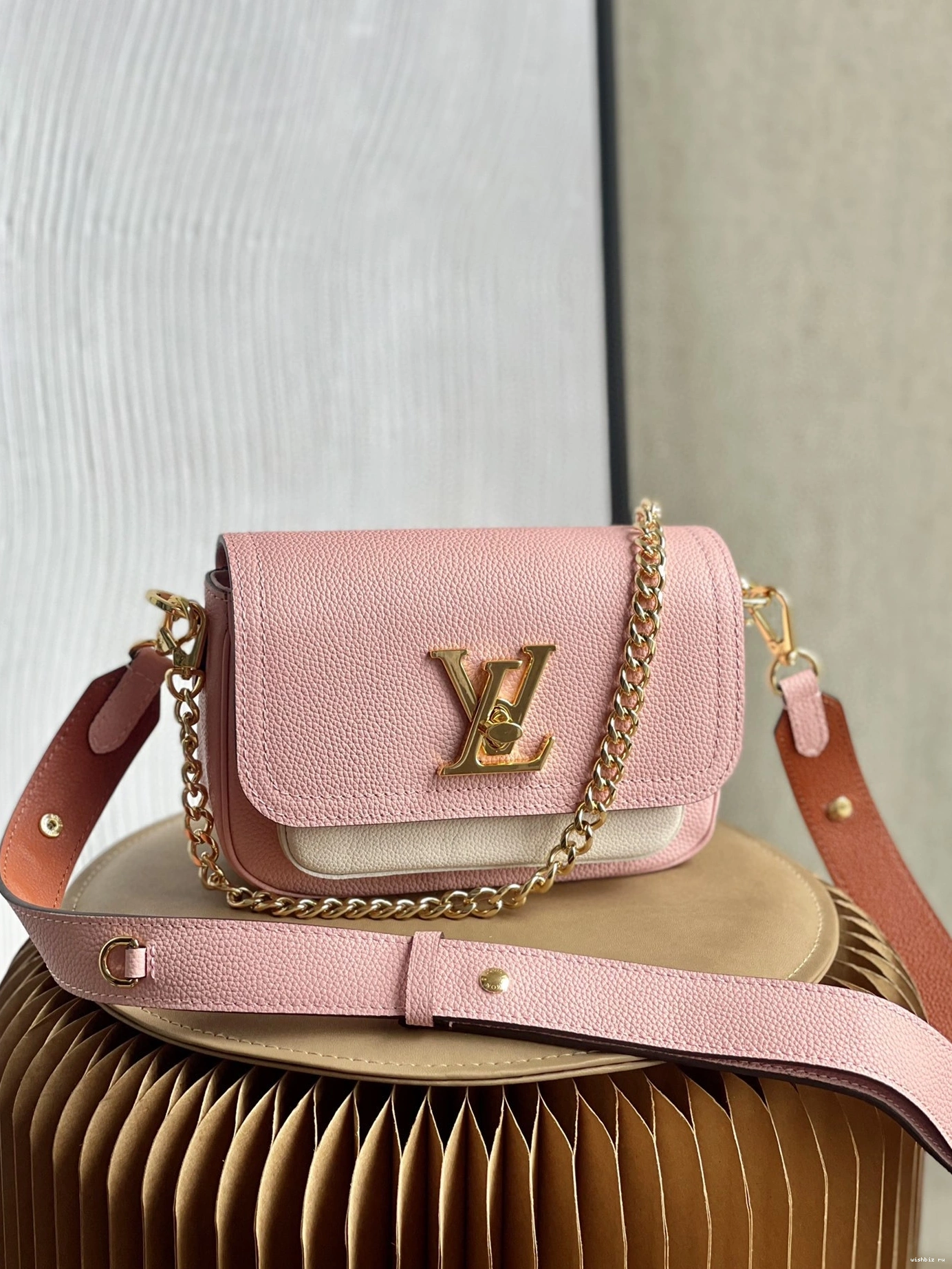 WIS LOUIS TENDER VUITTON LOCKME 0825